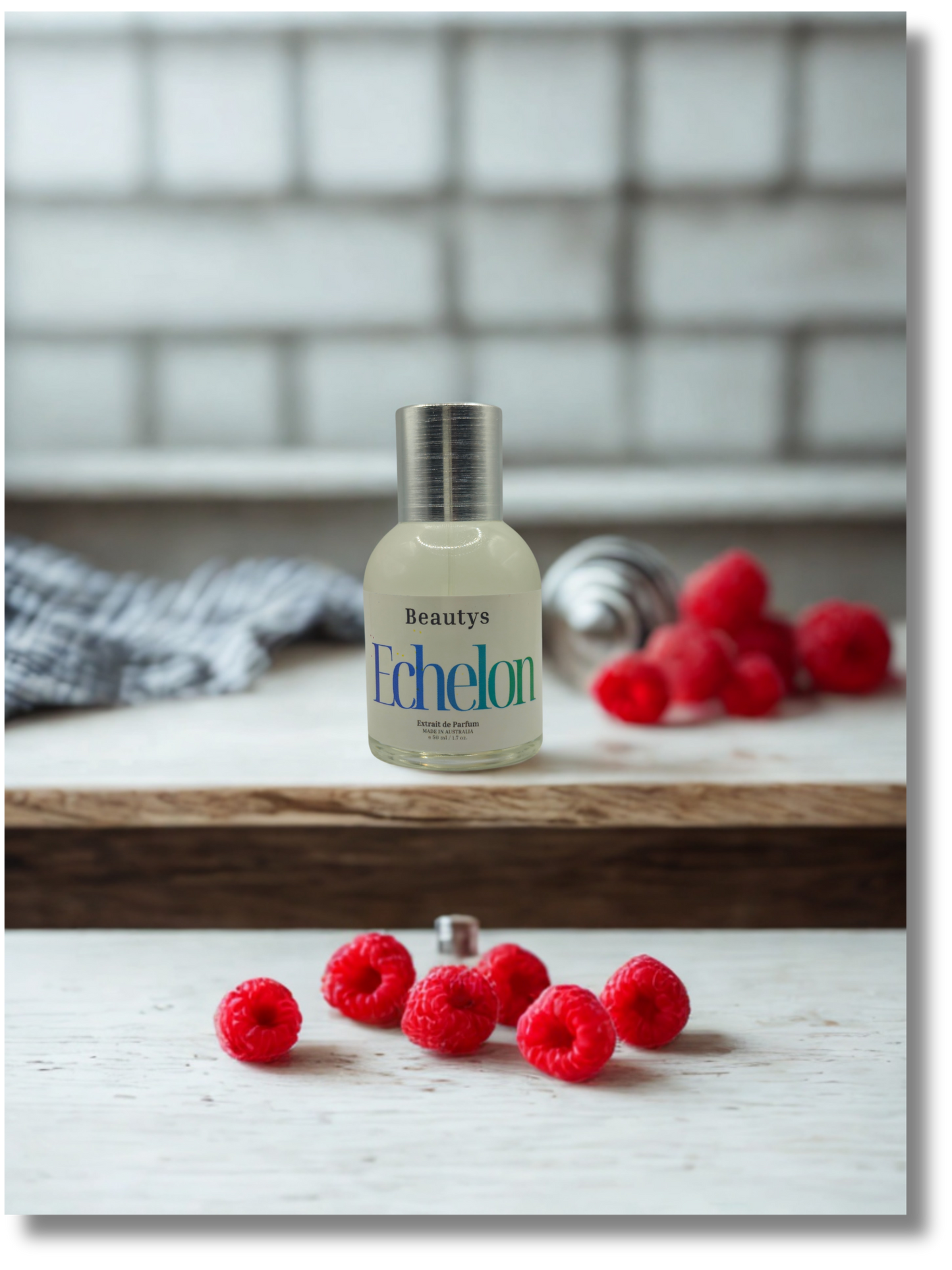 Luxury hybrid perfume with sweet vanilla floral and berry fragrance